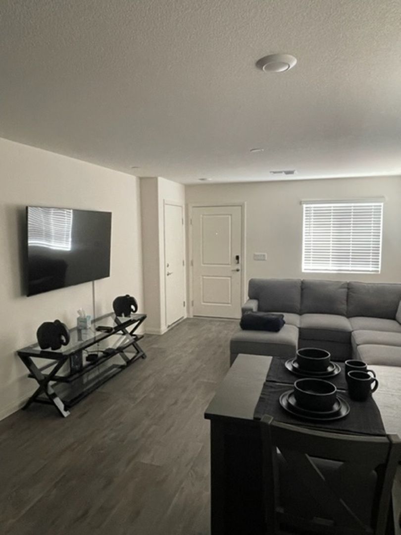 North Las Vegas House: 7005 Magenta Moon St