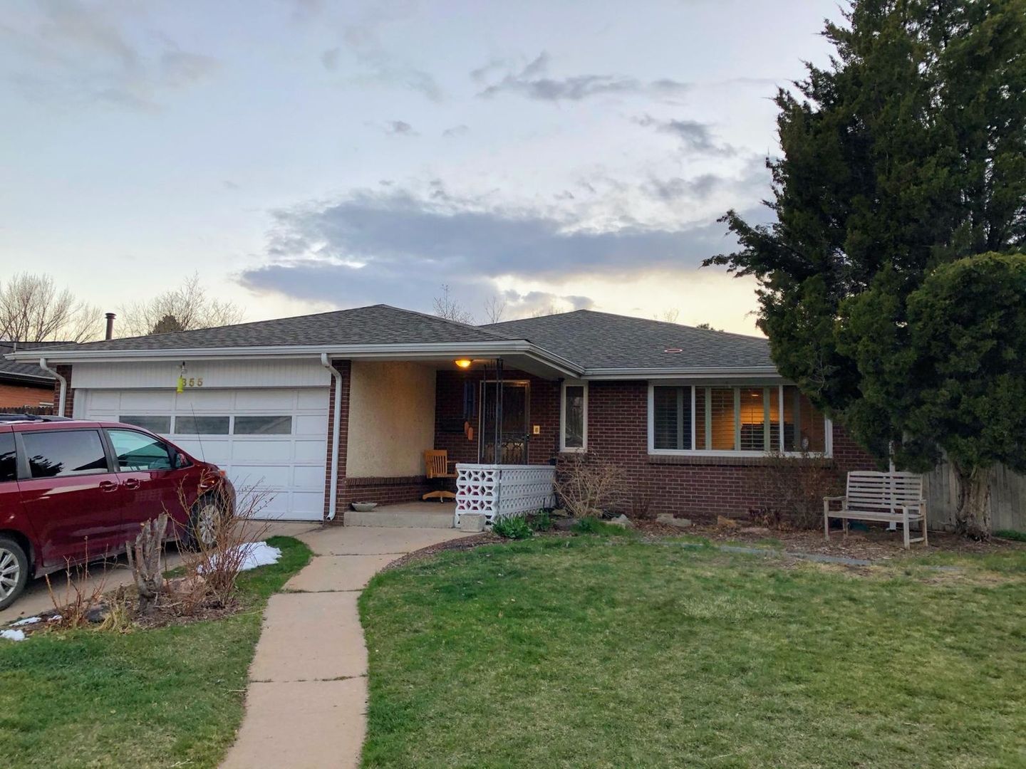 Denver House: 355 S Newport Way
