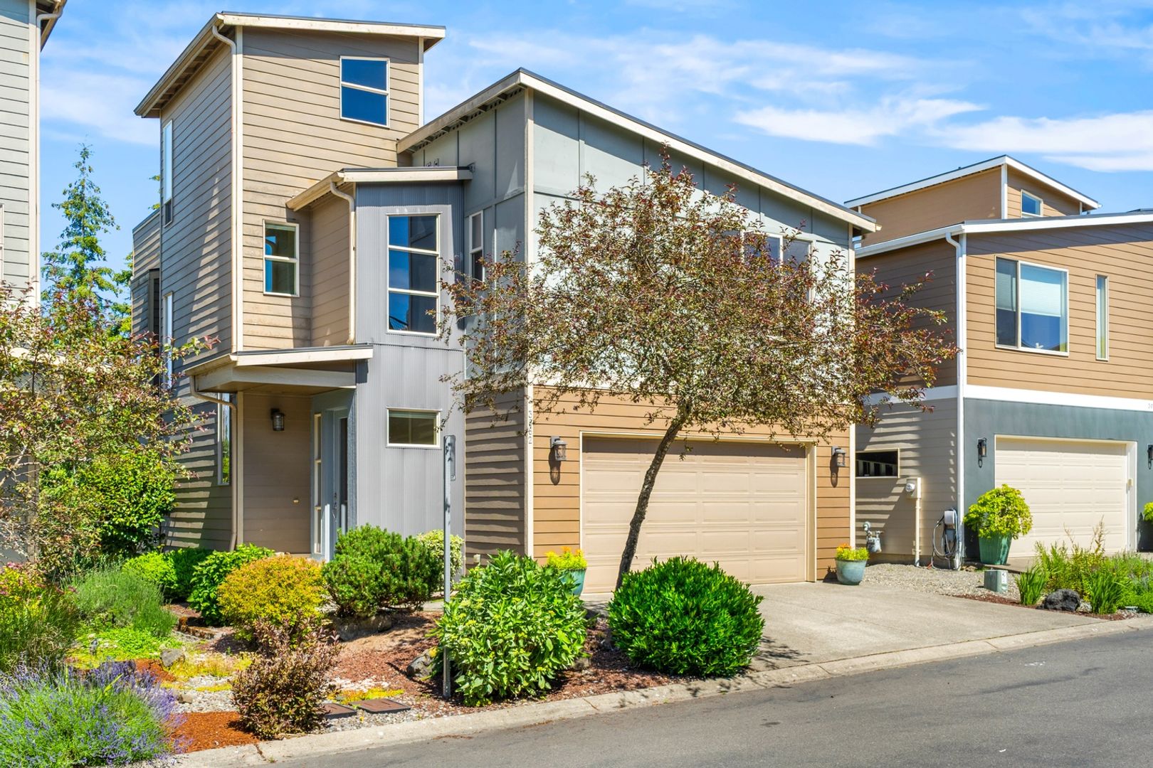 Olympia House: 3062 Banks Ln Sw
