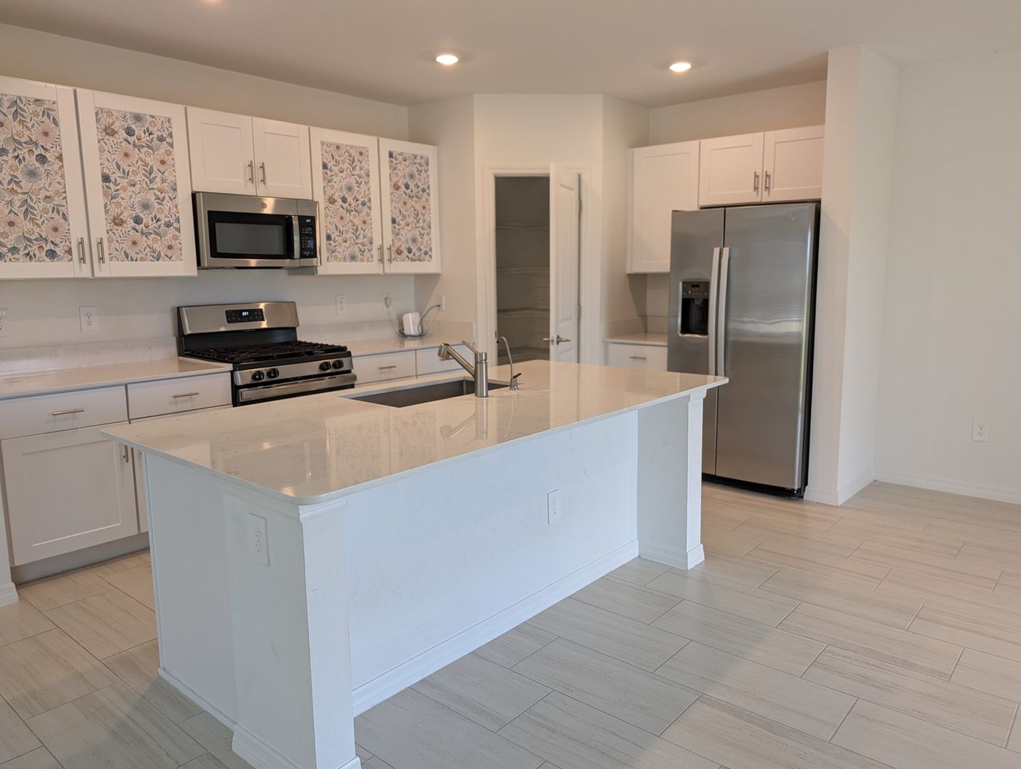 Zephyrhills House: 34990 Gravelly Dr
