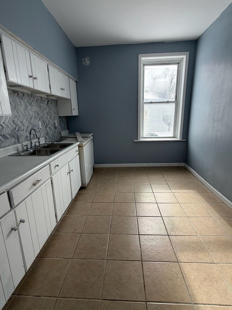 Fayette City Townhome: 320 Main St