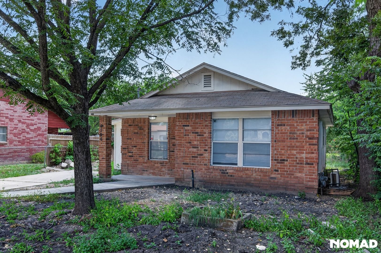 San Antonio House: 2206 Colima St
