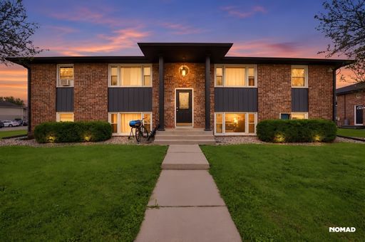 Charming 1BR Duplex in Manteno – photo 1