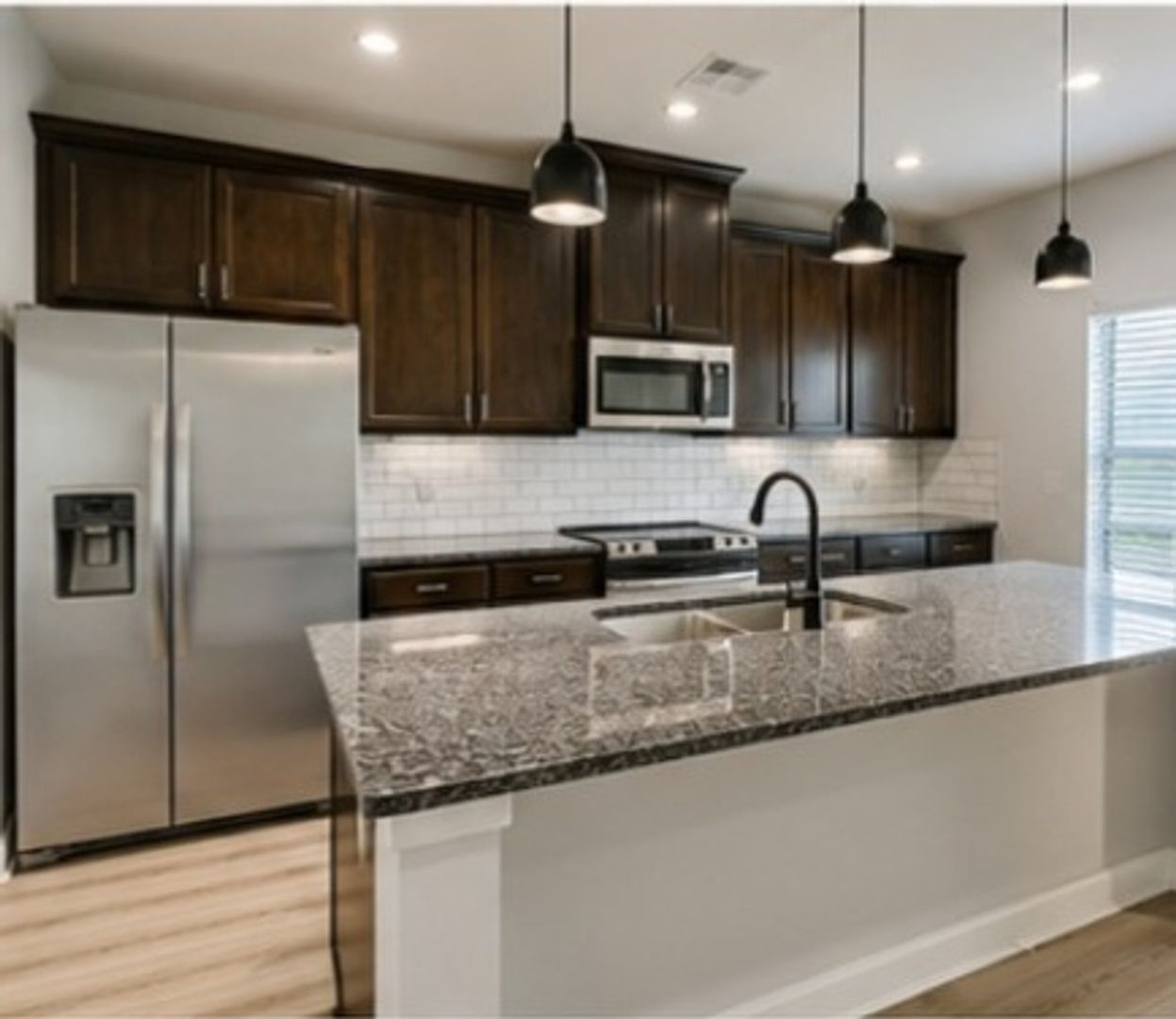 Braselton House: 1221 Bentwillow Way