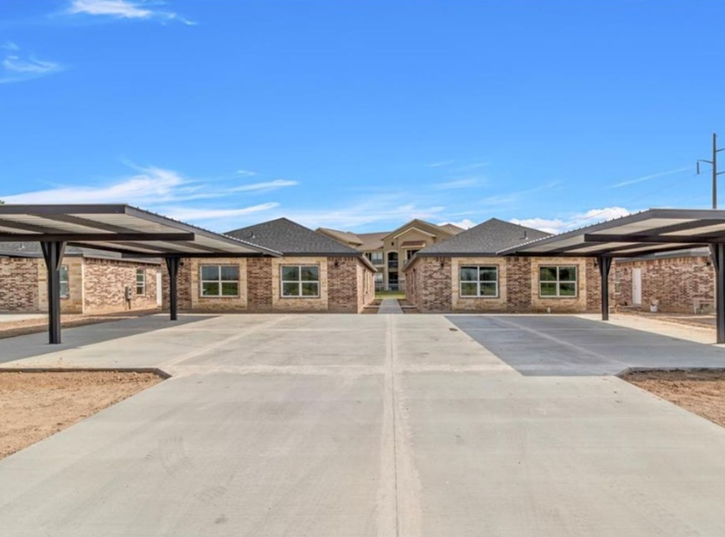 Alton Townhome: 2508 E Israel Ave