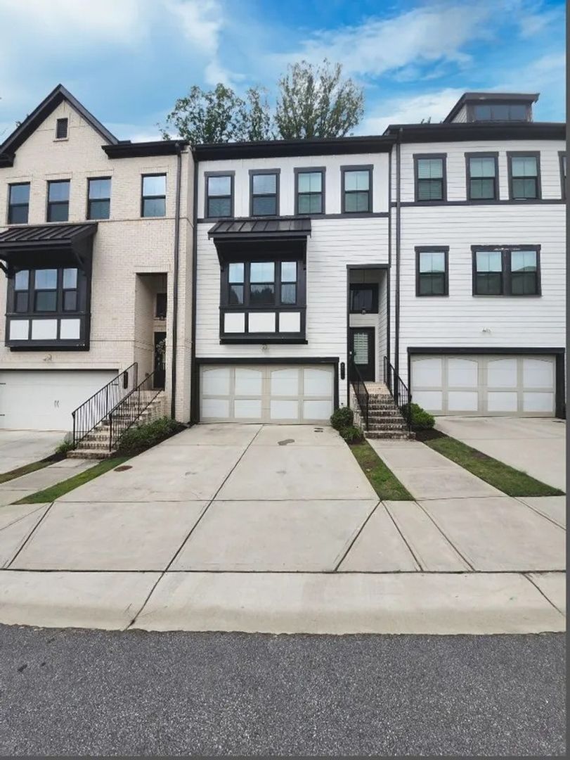 Smyrna Townhome: 4560 Mikajack Dr Se