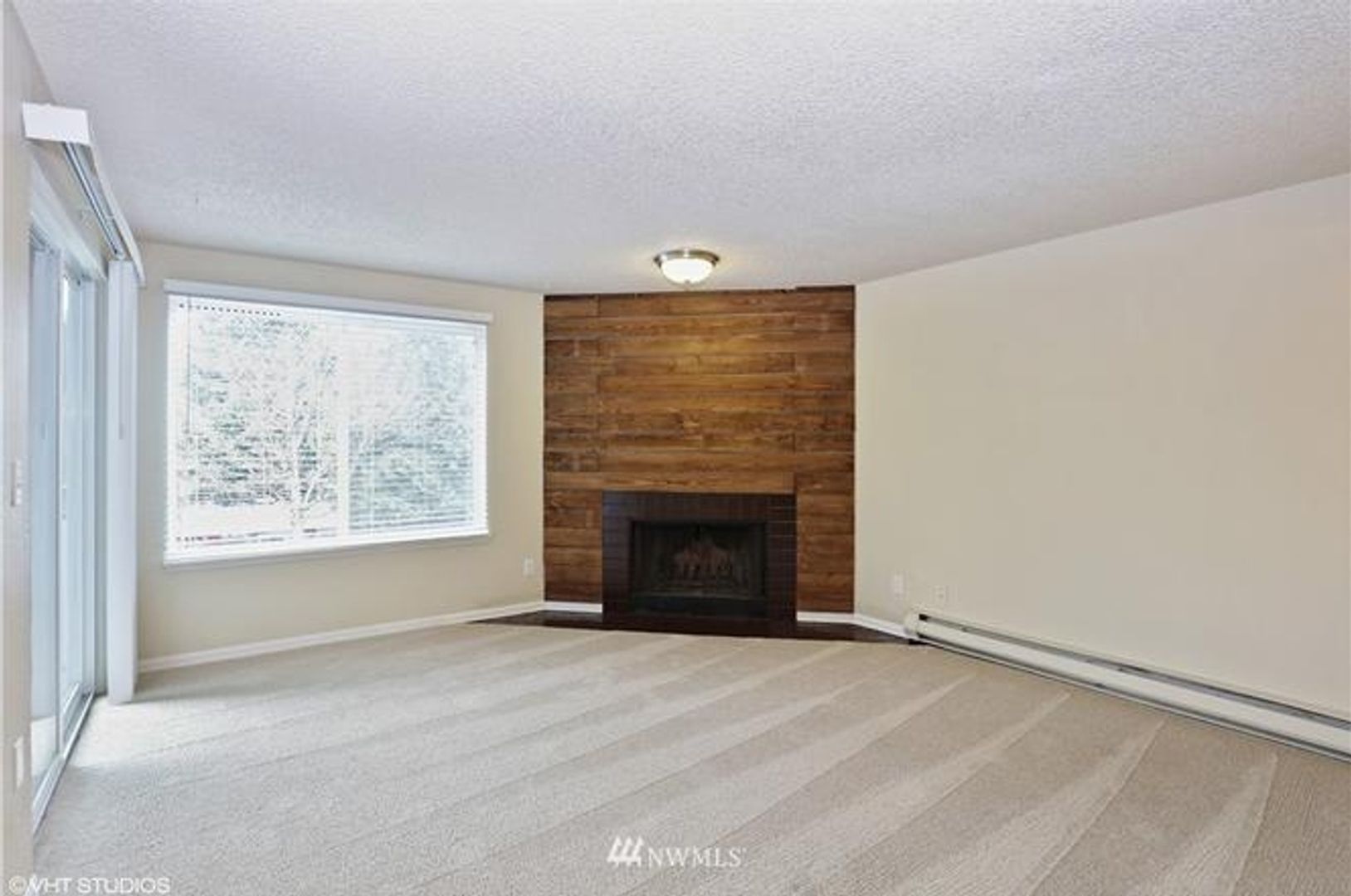 Renton Condo: 2503 Ne 4th St