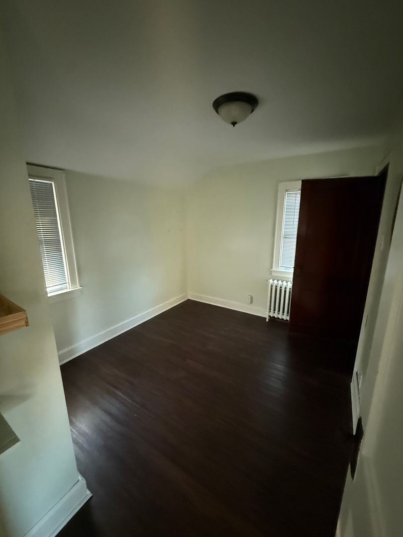 Albany House: 18 Fairfield Ave