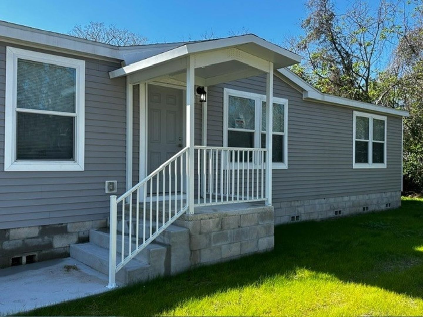 Hudson House: 15591 Charmwood Dr