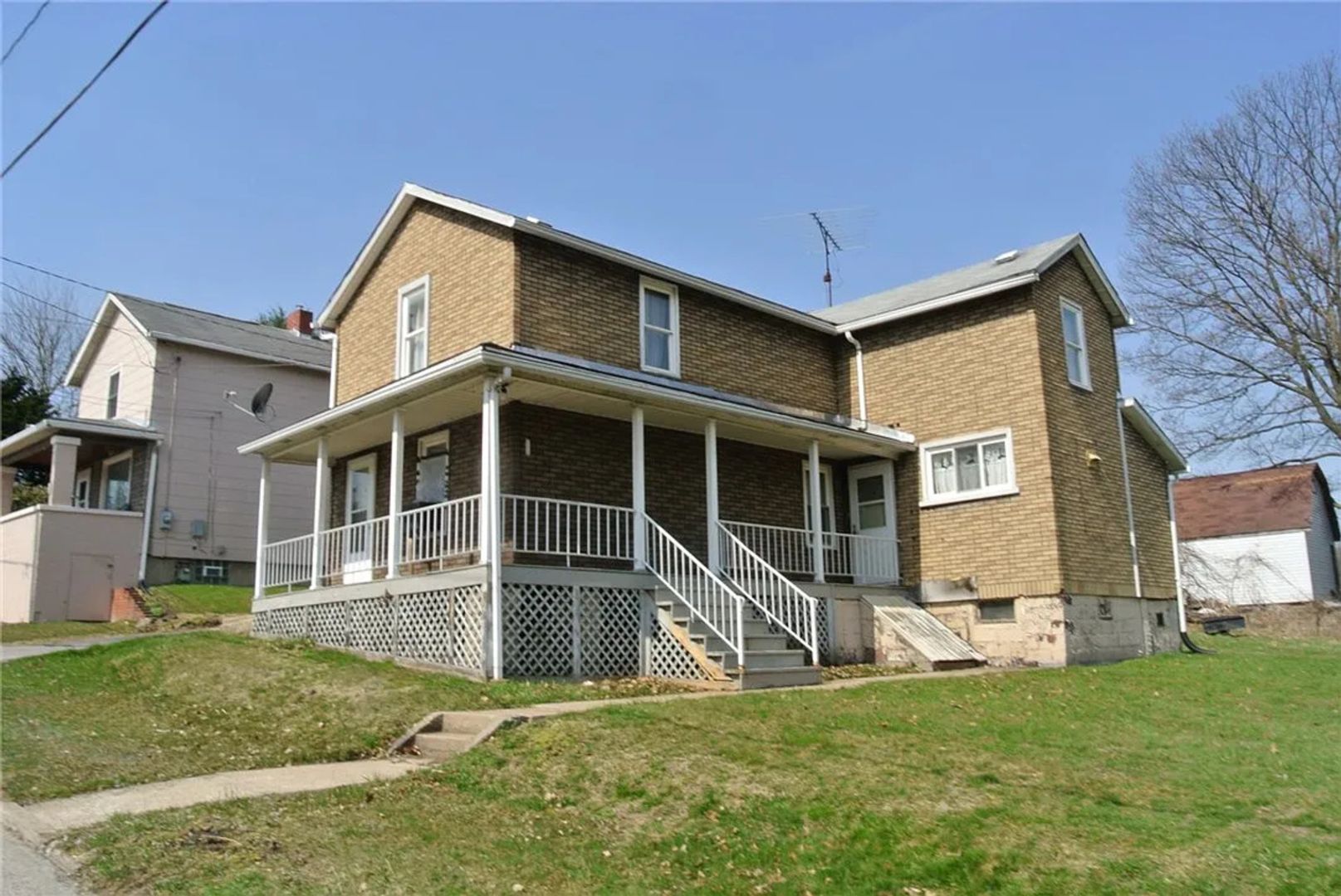 West Leechburg House: 1366 Main St