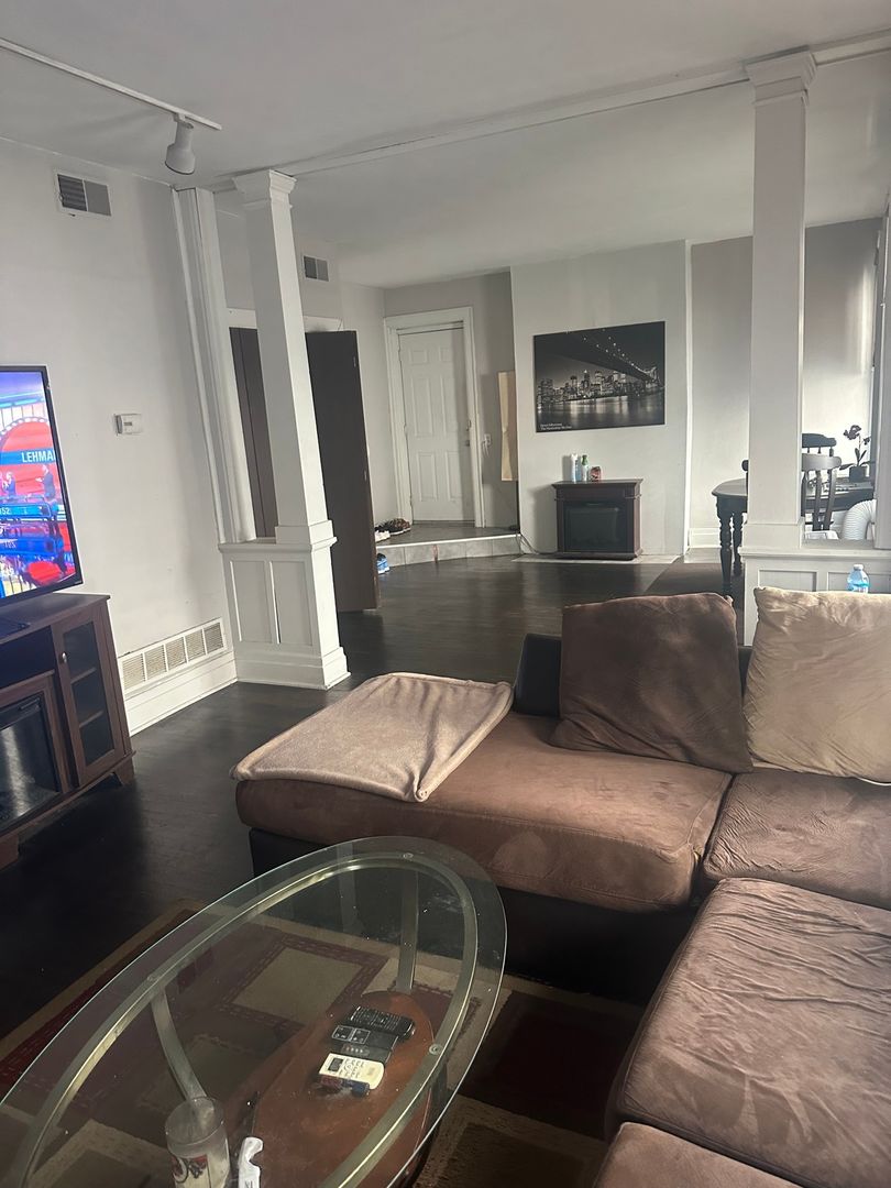 Buffalo Townhome: 569 Elmwood Ave