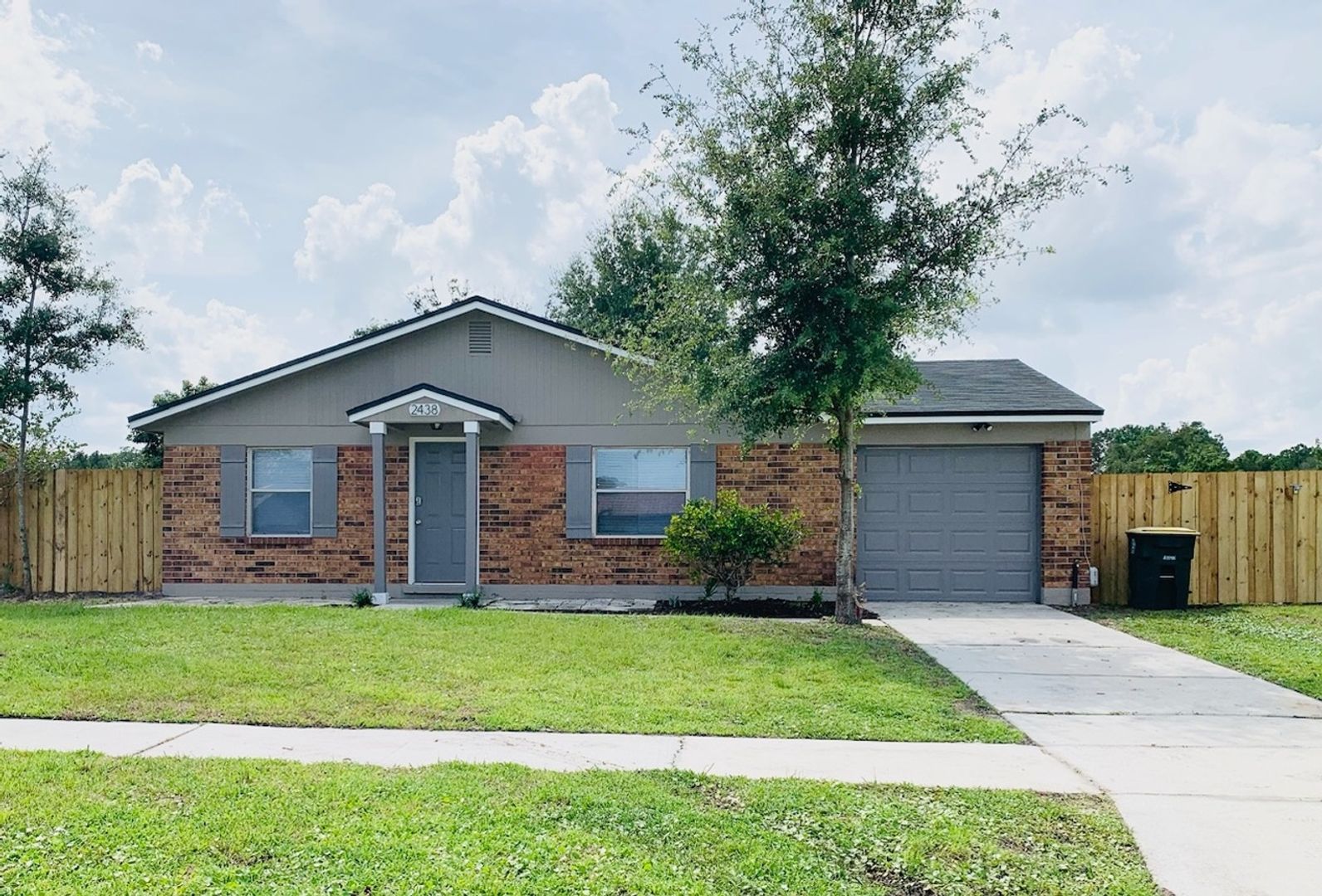 Jacksonville House: 2438 Fernside Rd