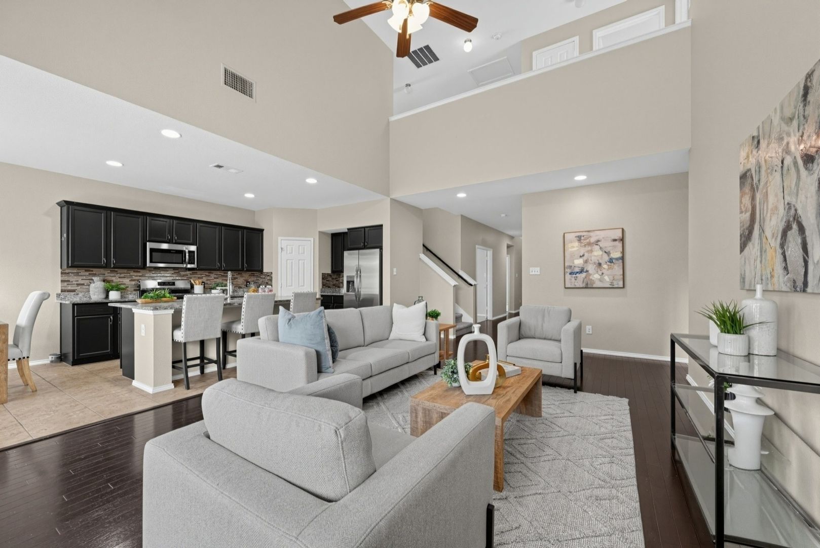 Fort Worth House: 517 High Desert Dr