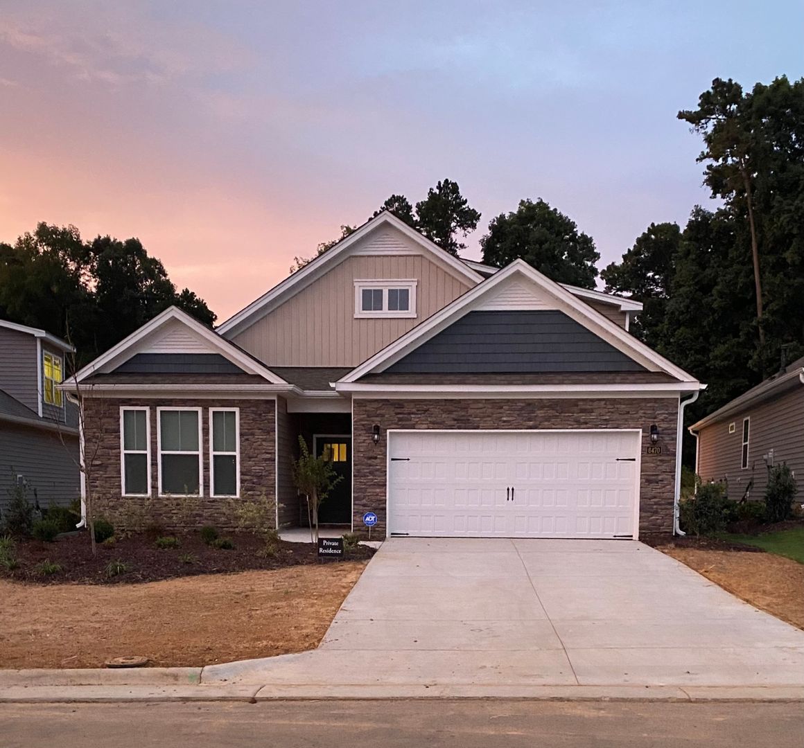 Whitsett House: 6470 Grogan Hill Rd