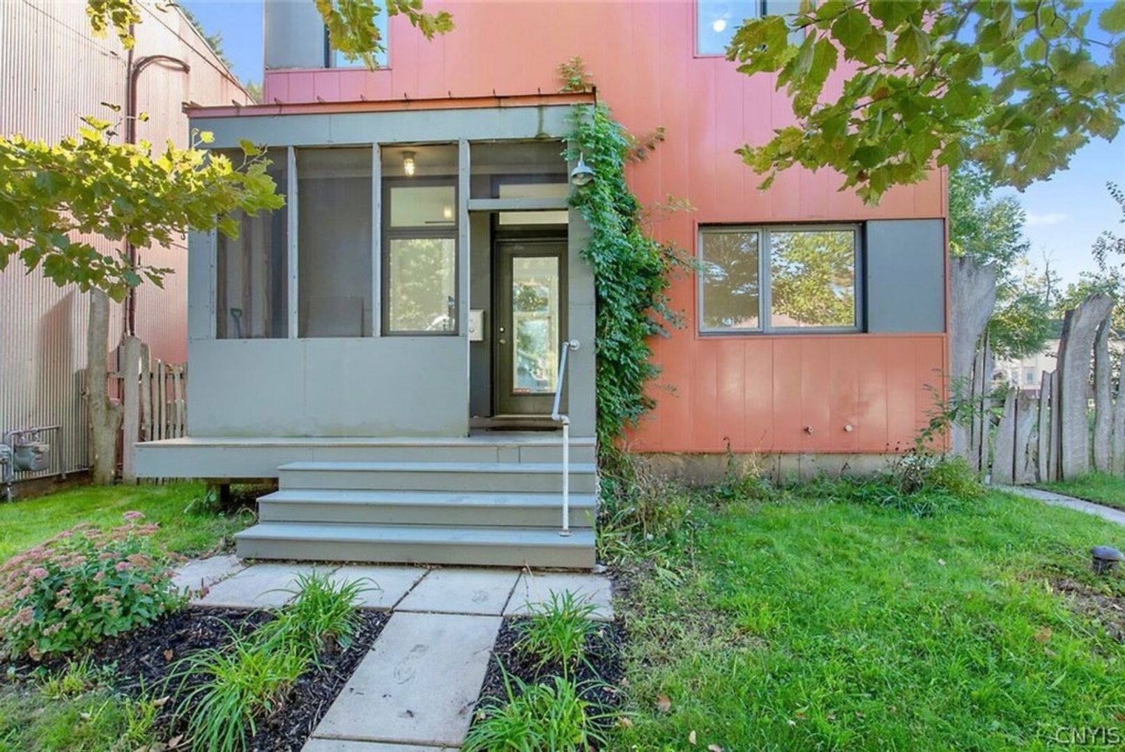 Syracuse House: 621 Otisco St