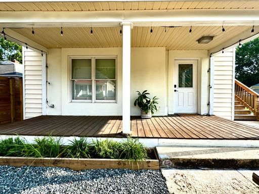 Charming 2BR Duplex in Durham *FREE INTERNET* – photo 1