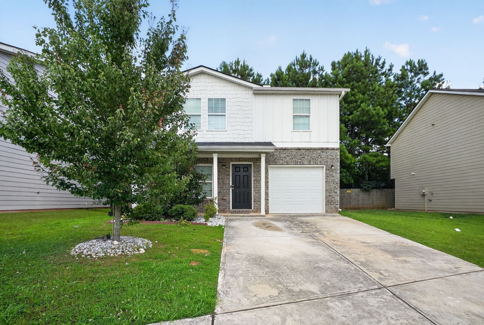 Hampton House: 11986 Quail Dr