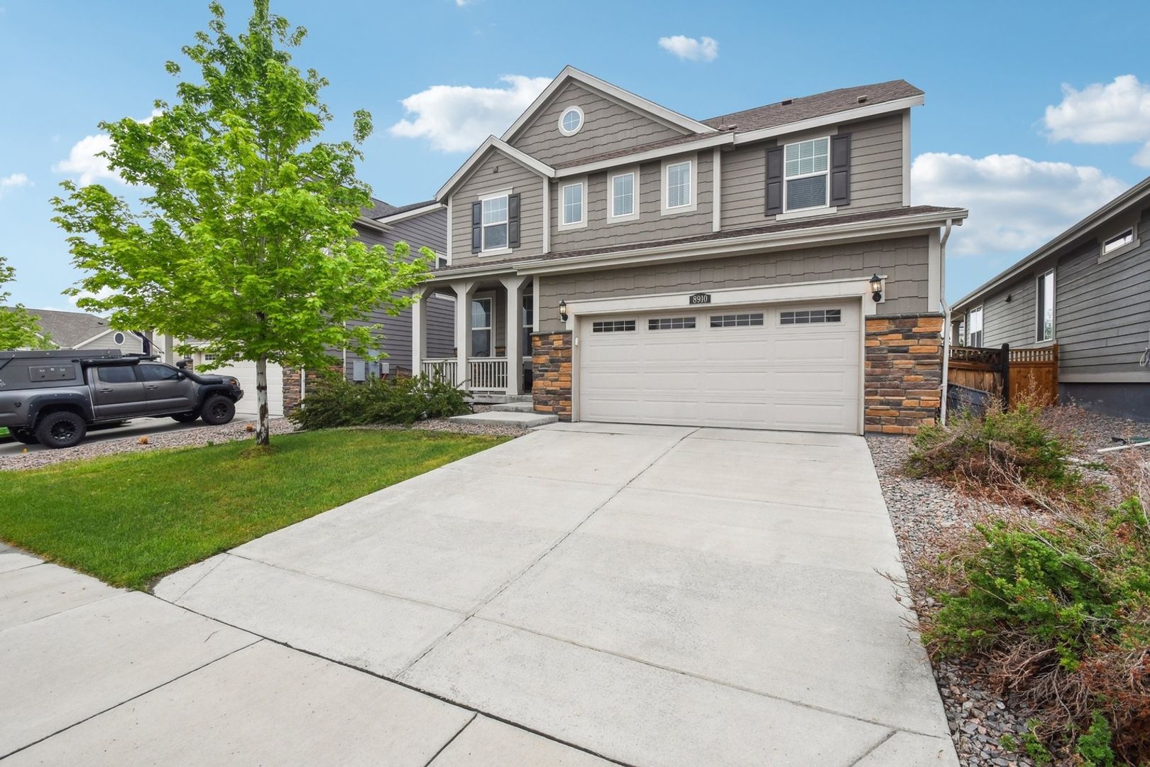 Parker House: 8910 Azalea Ct