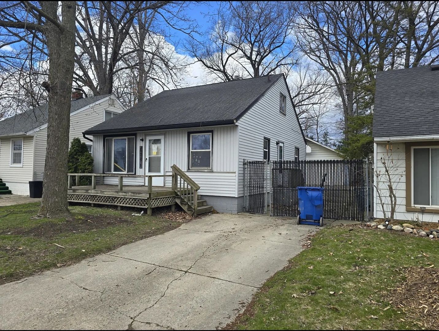 Warren House: 4251 Dolores Ave