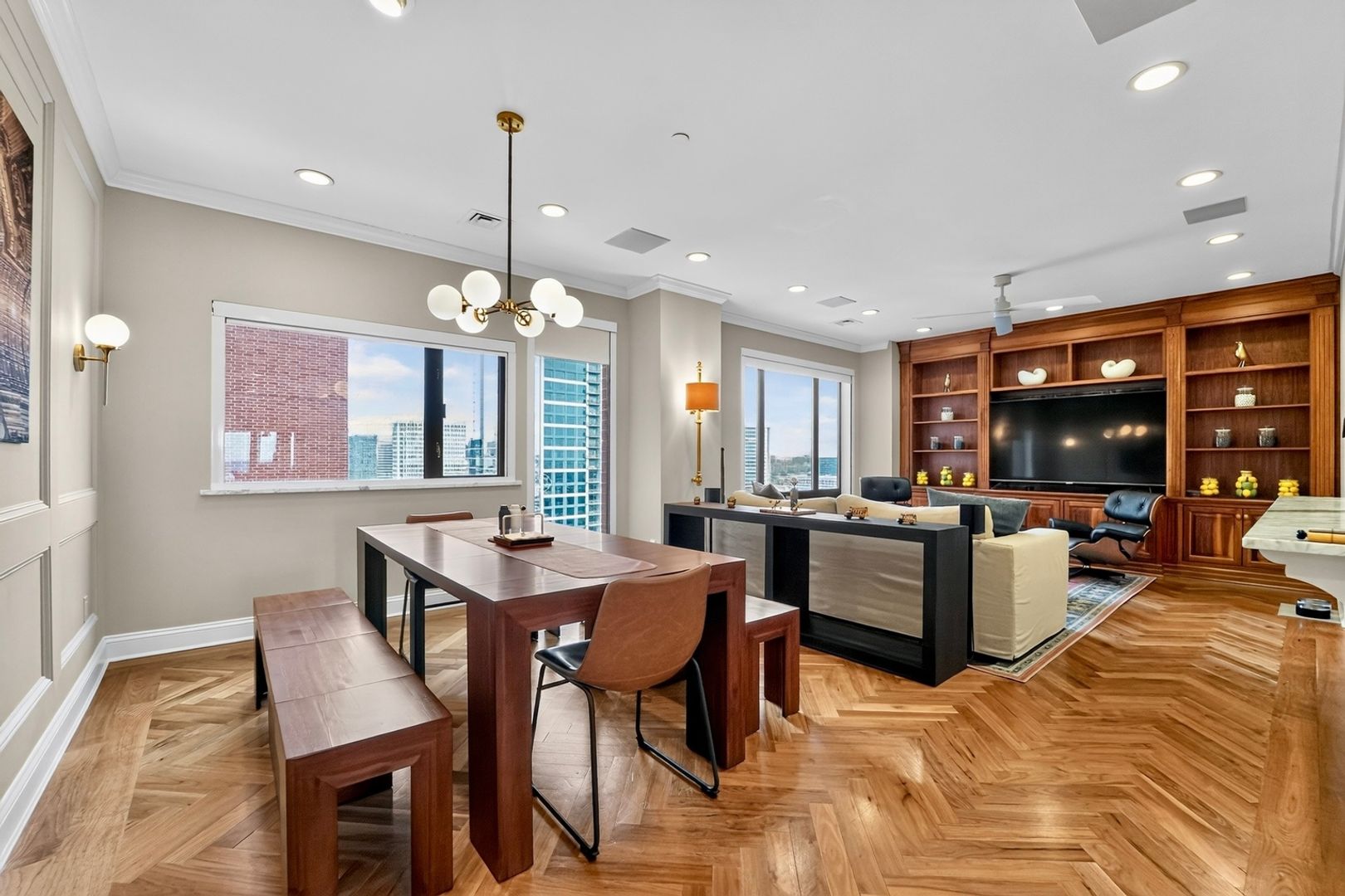 Baltimore Condo: 10 E Lee St
