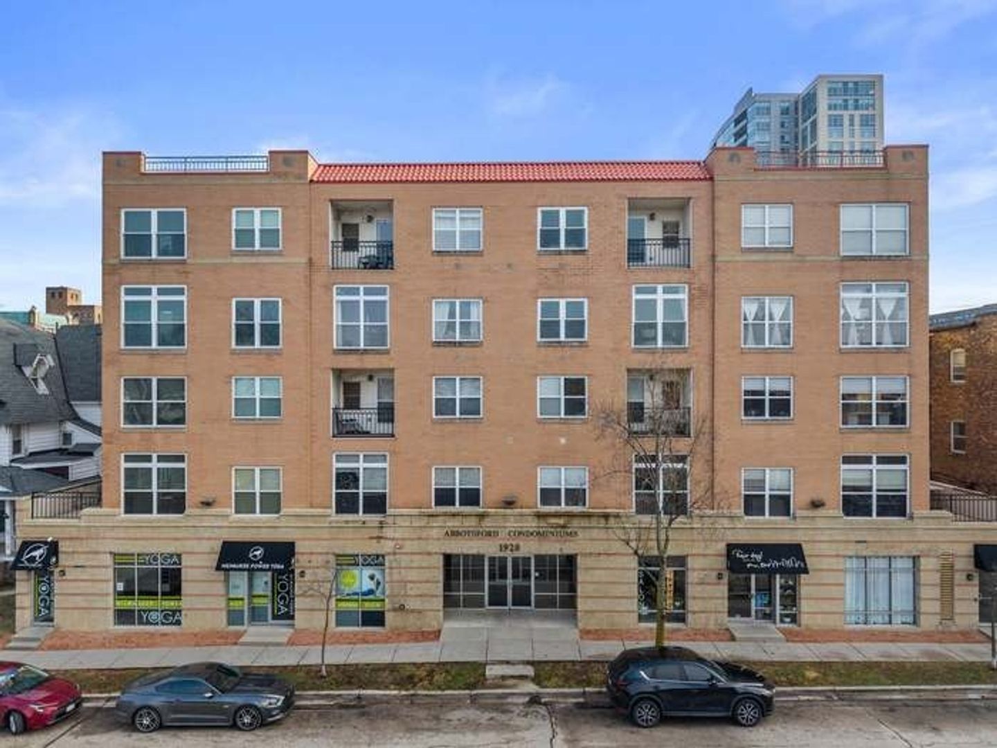 Milwaukee Condo: 1920 N Farwell Ave
