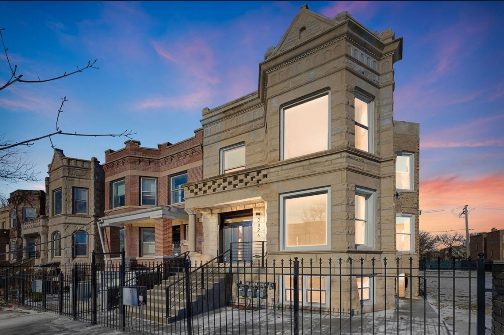 Chicago Townhome: 3824 W Arthington St
