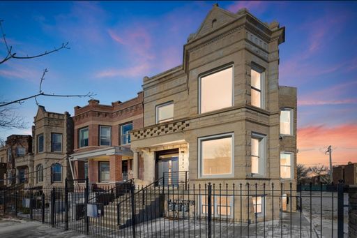 Spacious 3Bedroom/2Bathroom Apartment in Chicago – photo 1