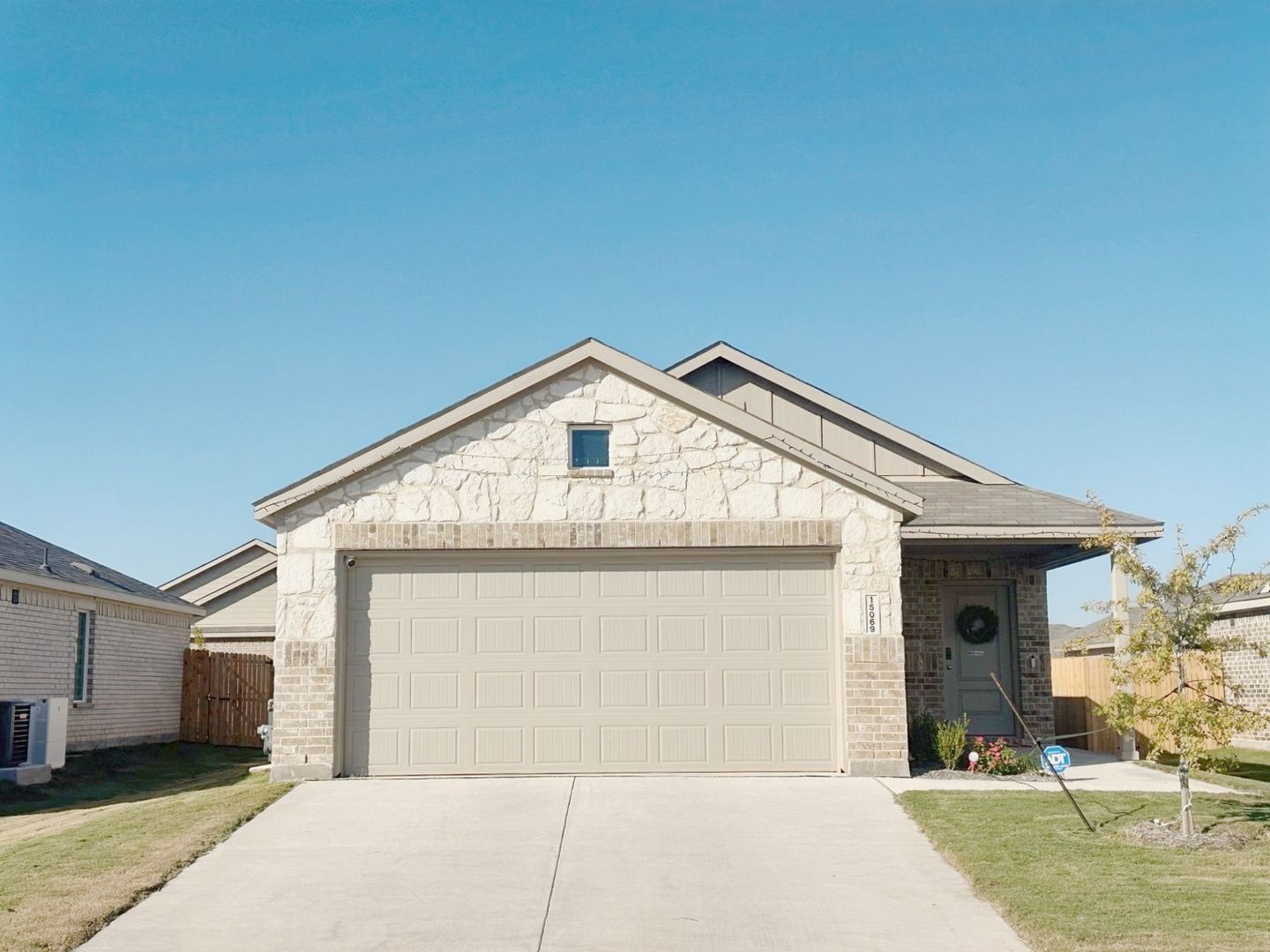 Haslet House: 15069 Red Sands Trl