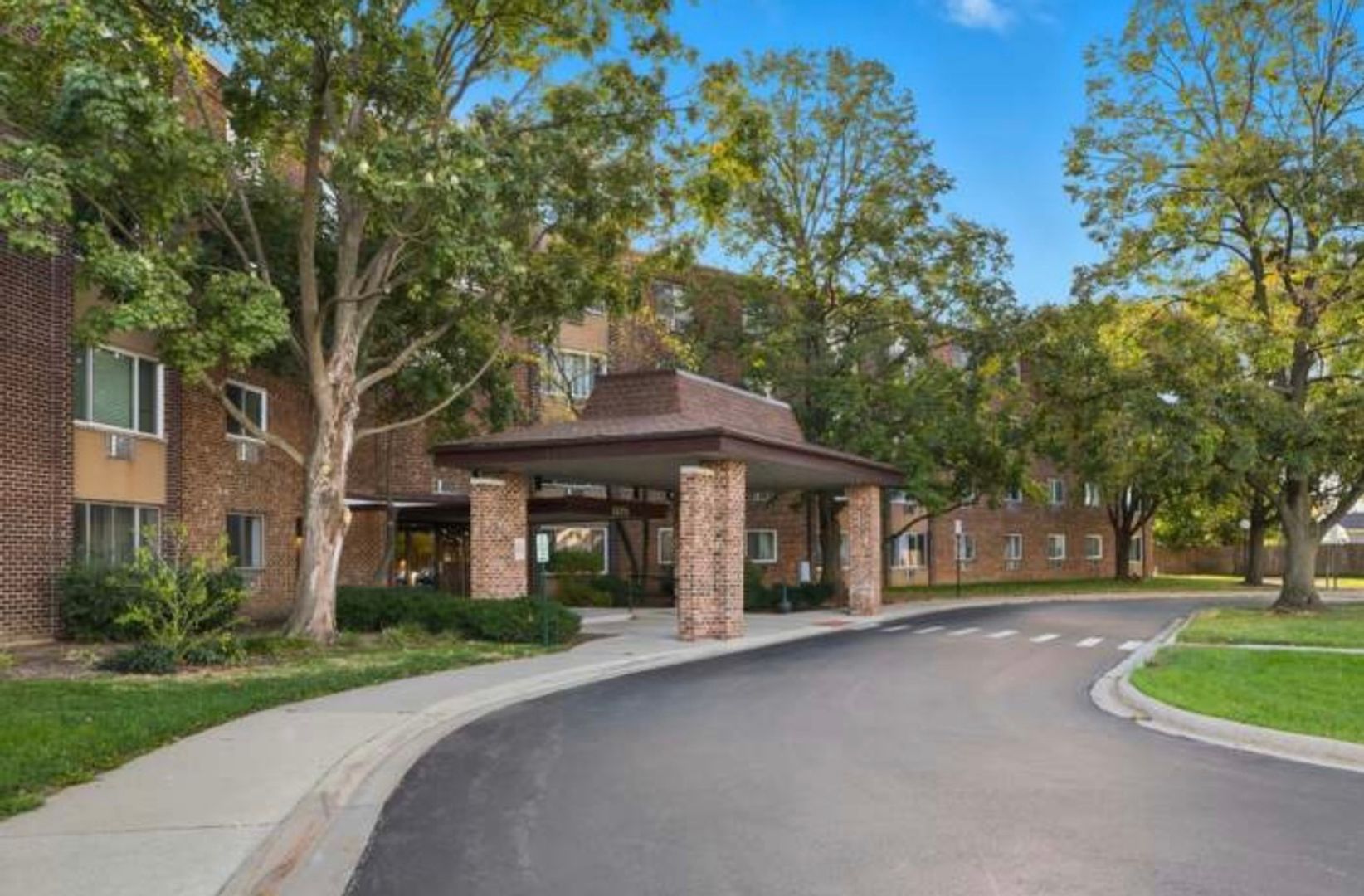 Hoffman Estates Condo: 1375 Rebecca Dr