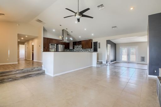 4 Bedroom 3 Bathroom Single Family Home in Phoenix – photo 1