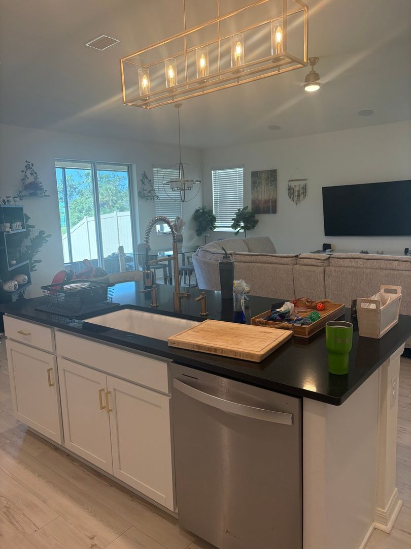 Riverview House: 10381 Honeysuckle Vine Cir