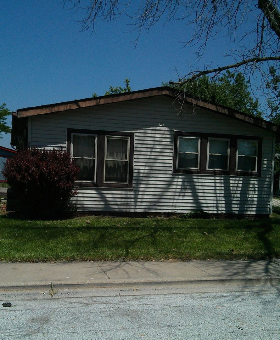 Sauk Village House: 2241 Astor St