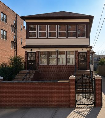Fully Renovated, spacious 4-Bedroom Residence in the Heart of Jamaica Downtown, Queens