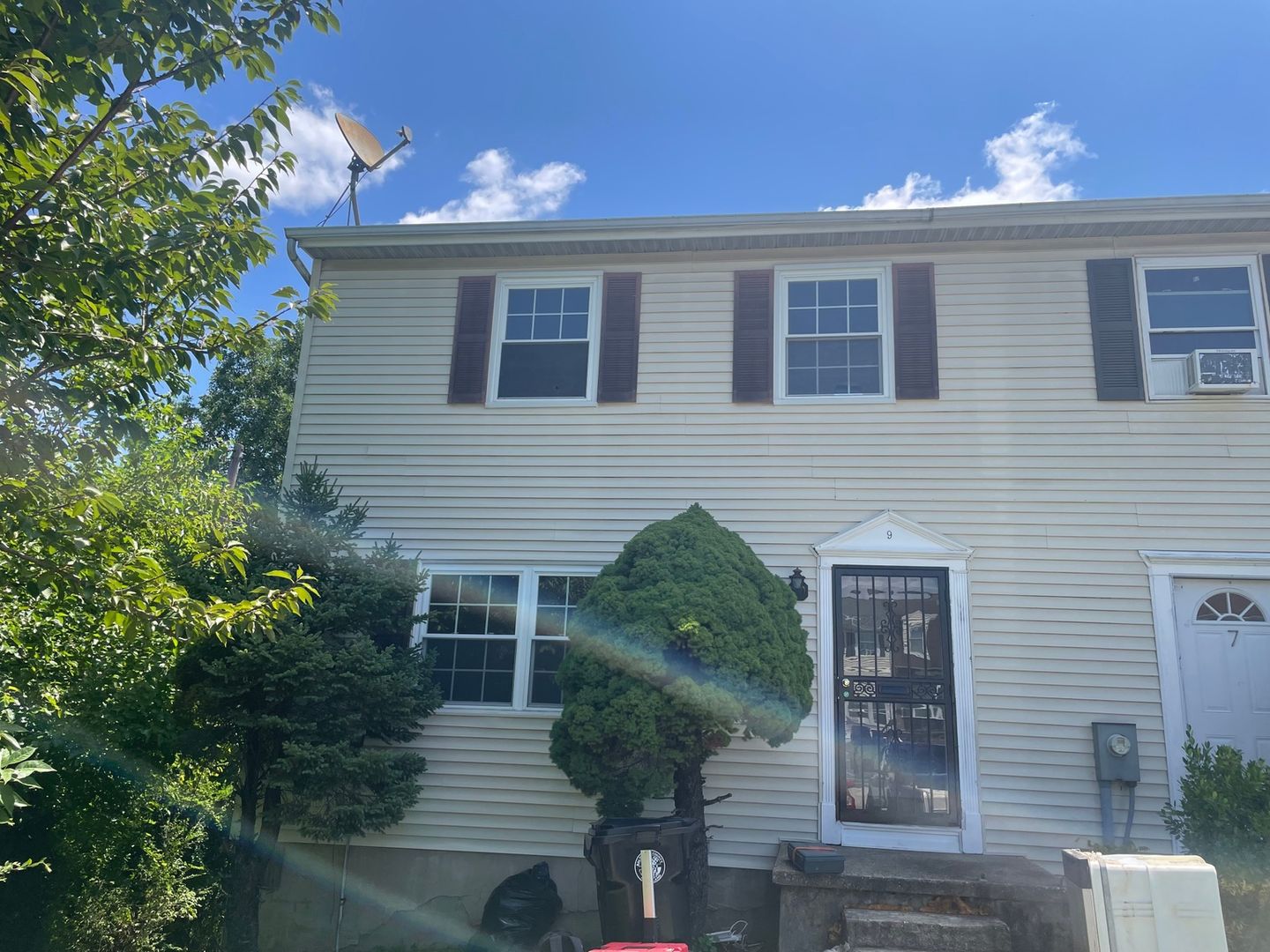 Windsor Mill House: 9 Lenis Ct
