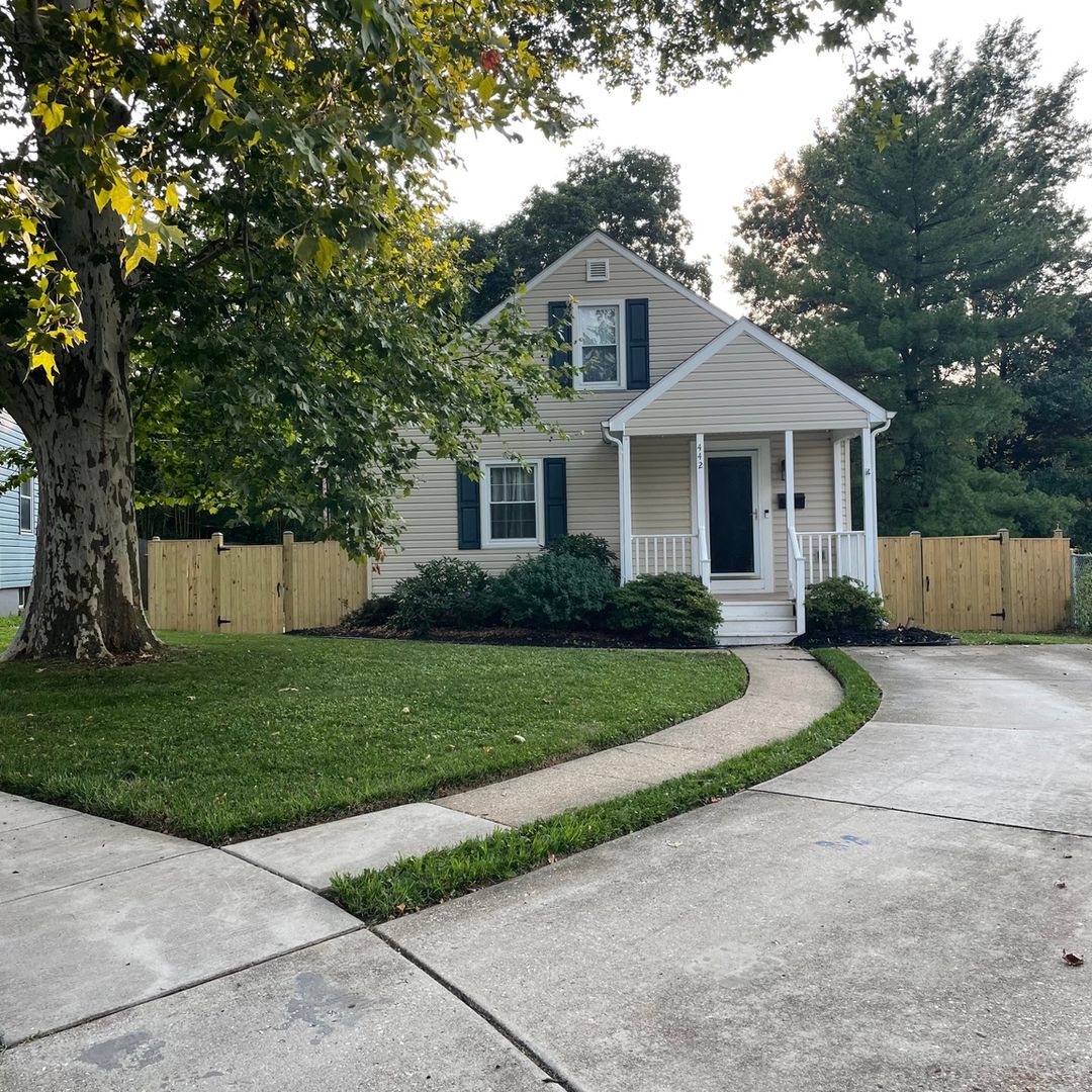 Catonsville House: 442 Westshire Dr
