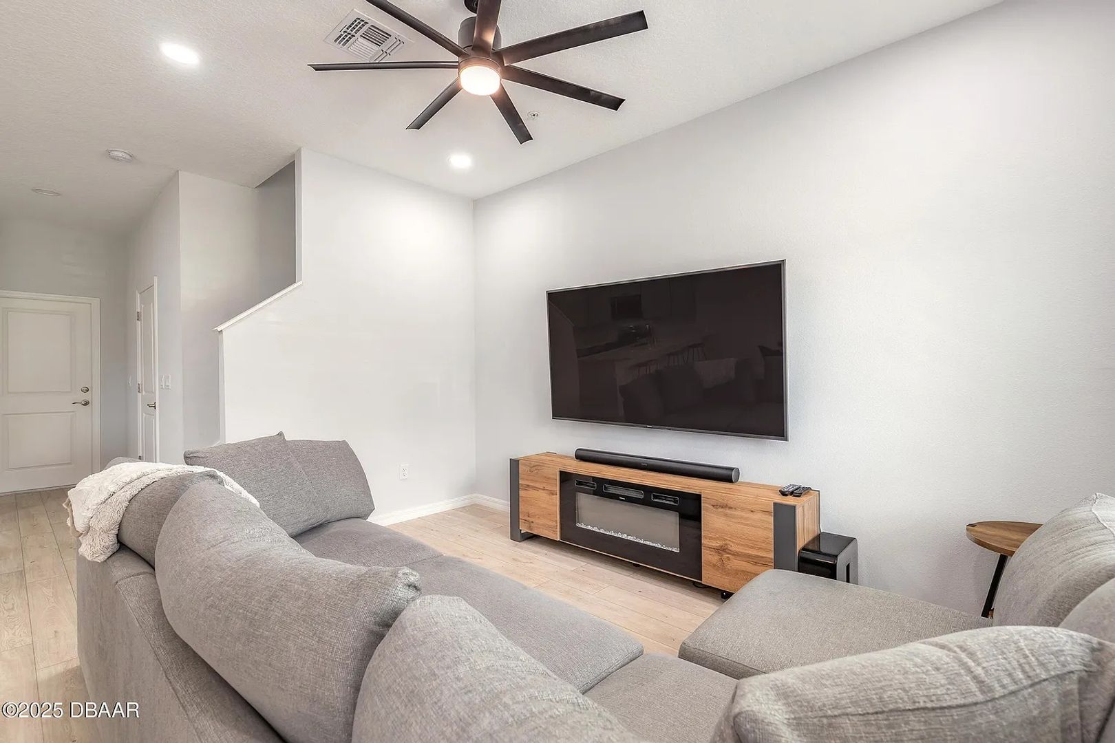 Sanford House: 143 Fulton St