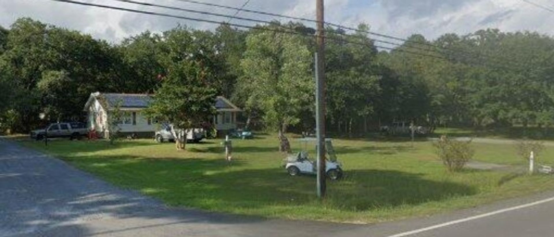 Hollywood House: 6026 Hwy 162