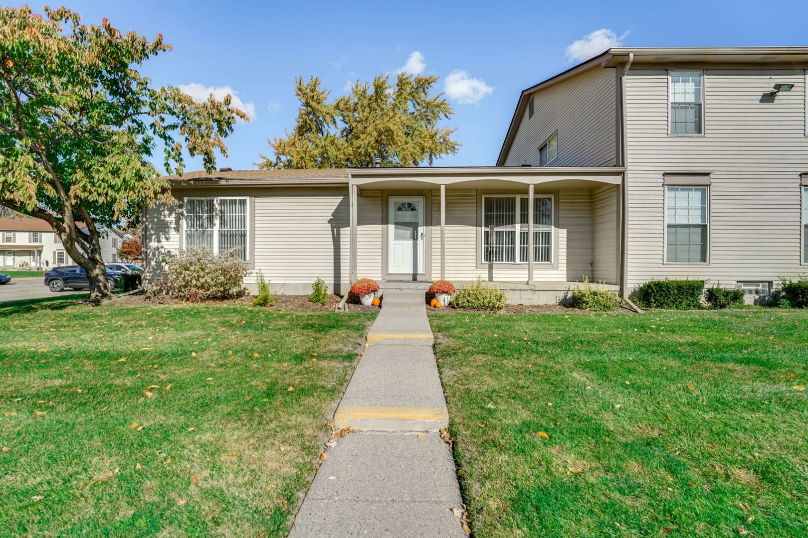 Sterling Heights Townhome: 8941 Shawn Dr