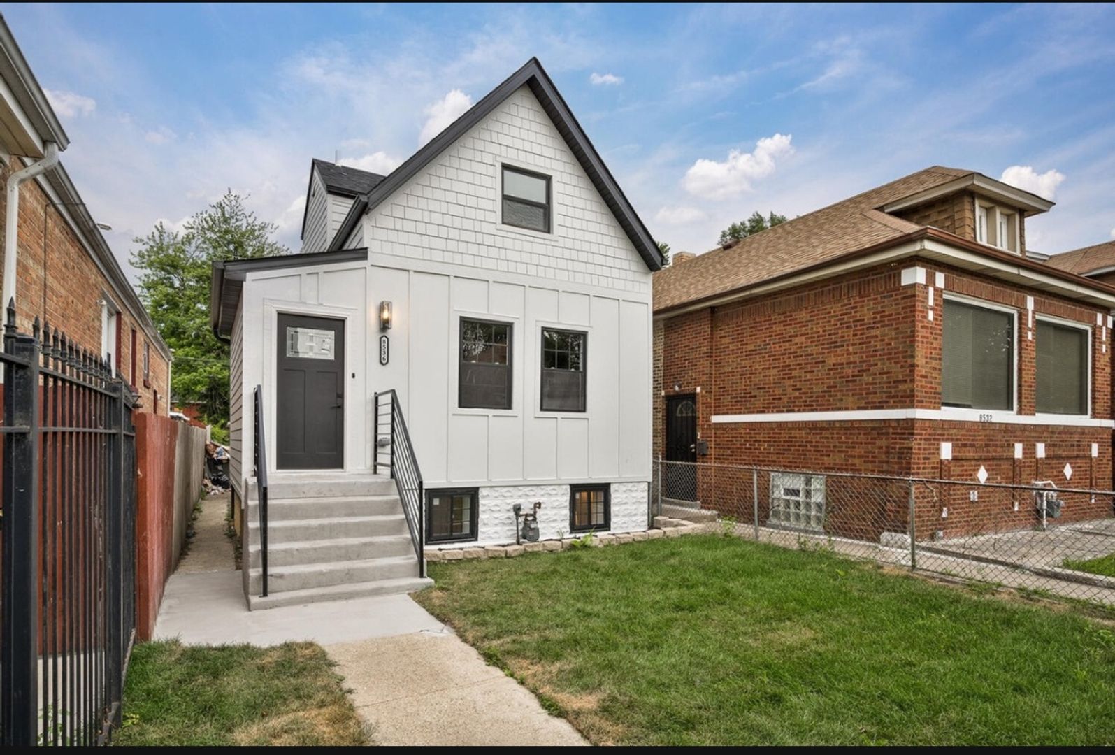 Chicago House: 8536 S Morgan St
