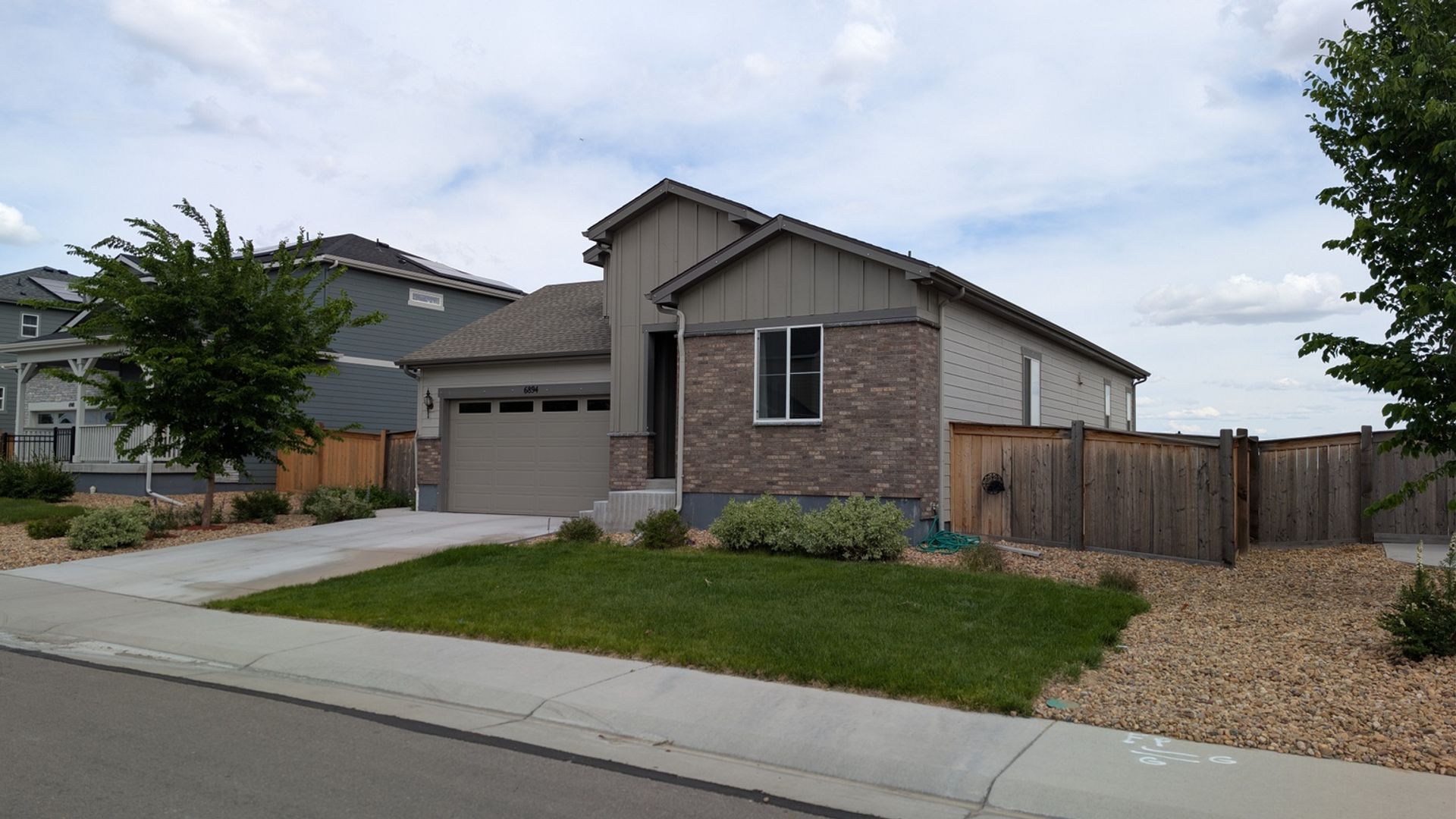 Denver House: 6894 E 116th Pl