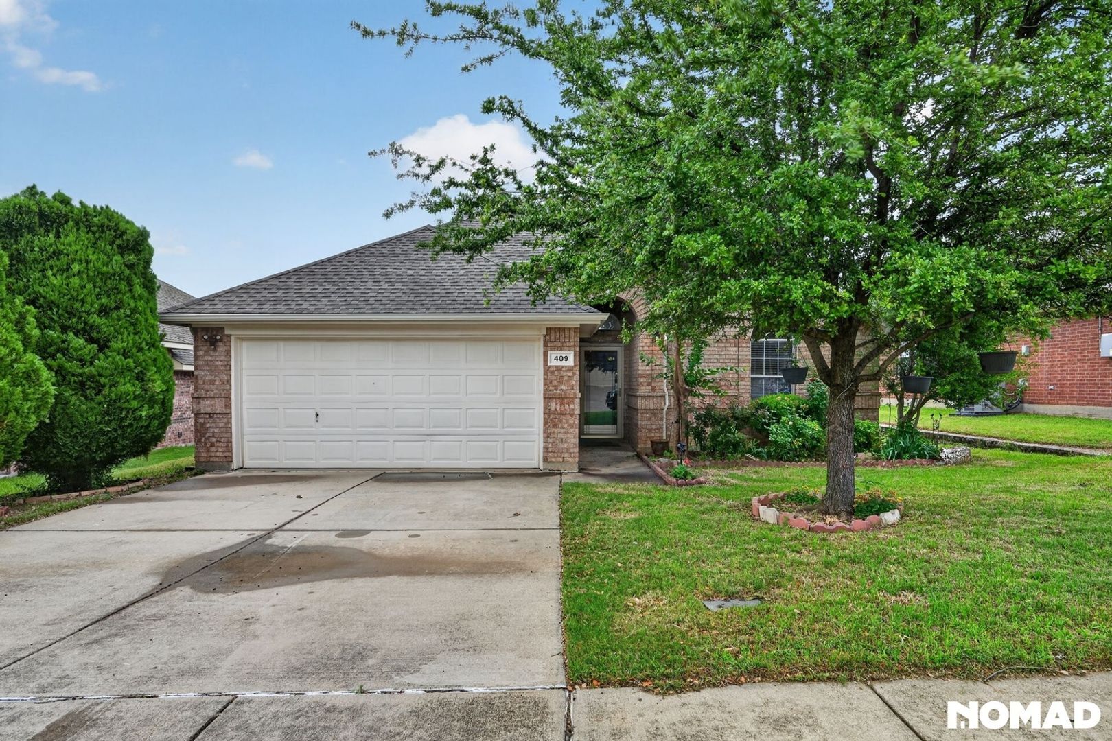 Euless House: 409 Lois Ln