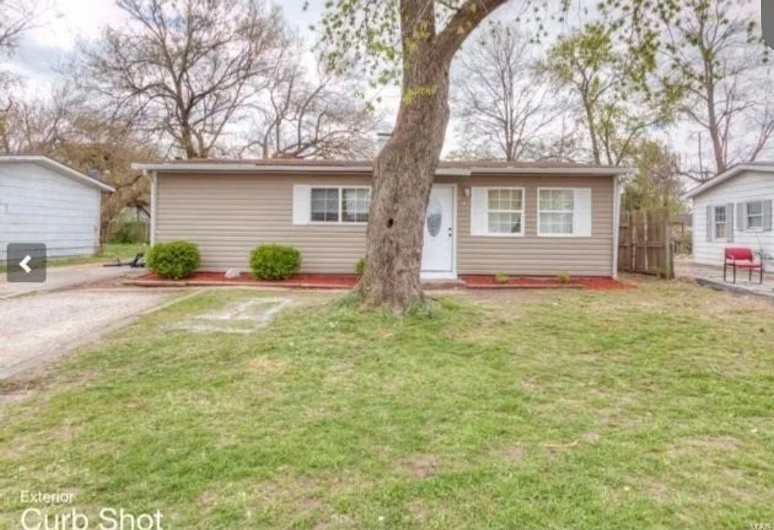 East Saint Louis House: 148 Saint James Ln