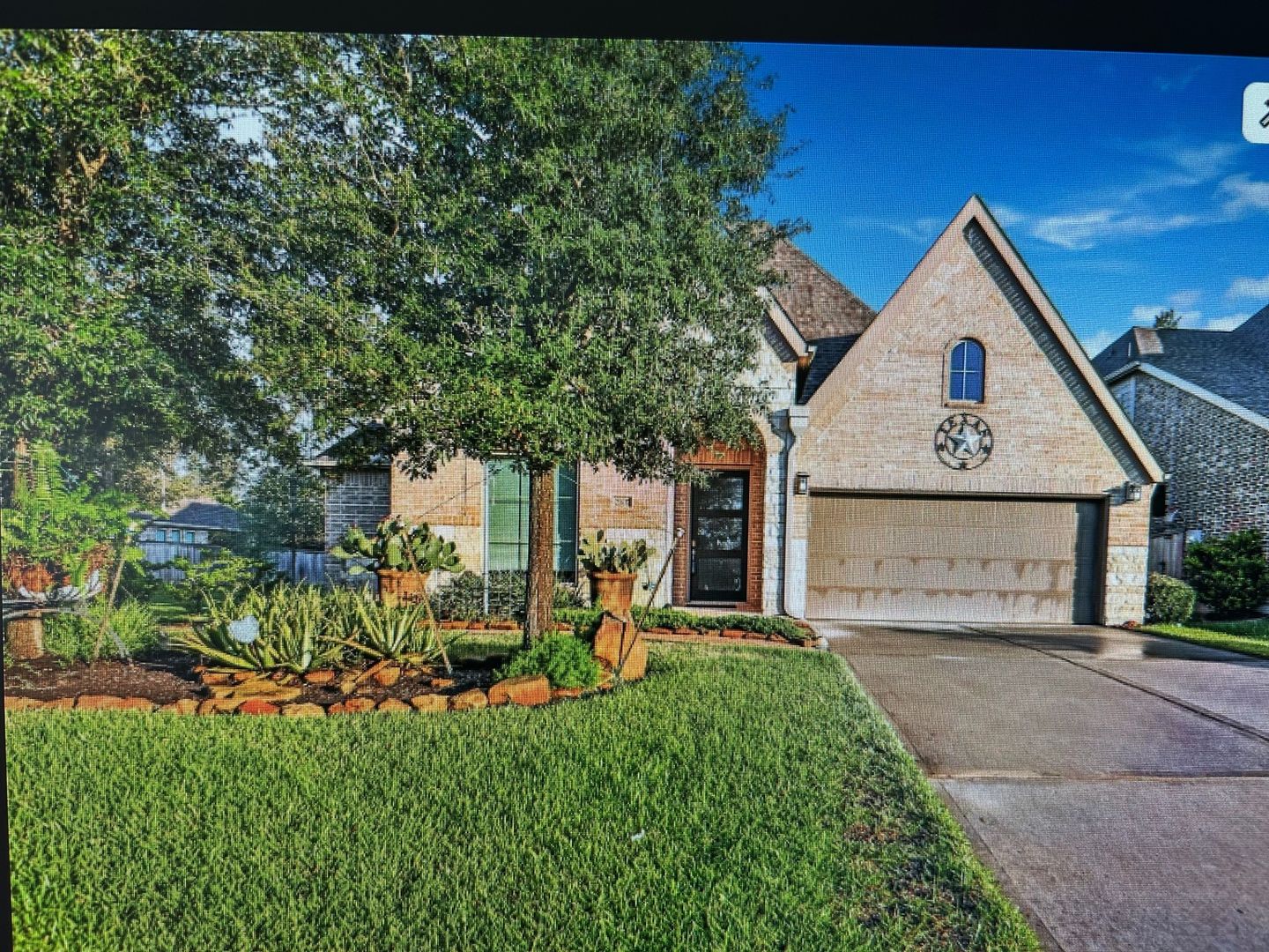New Caney House: 23637 Sage Villa Dr