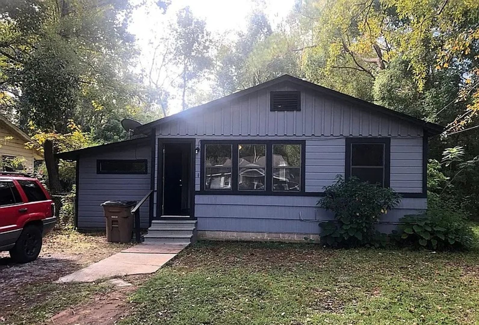 Mobile House: 1905 Pake Ave