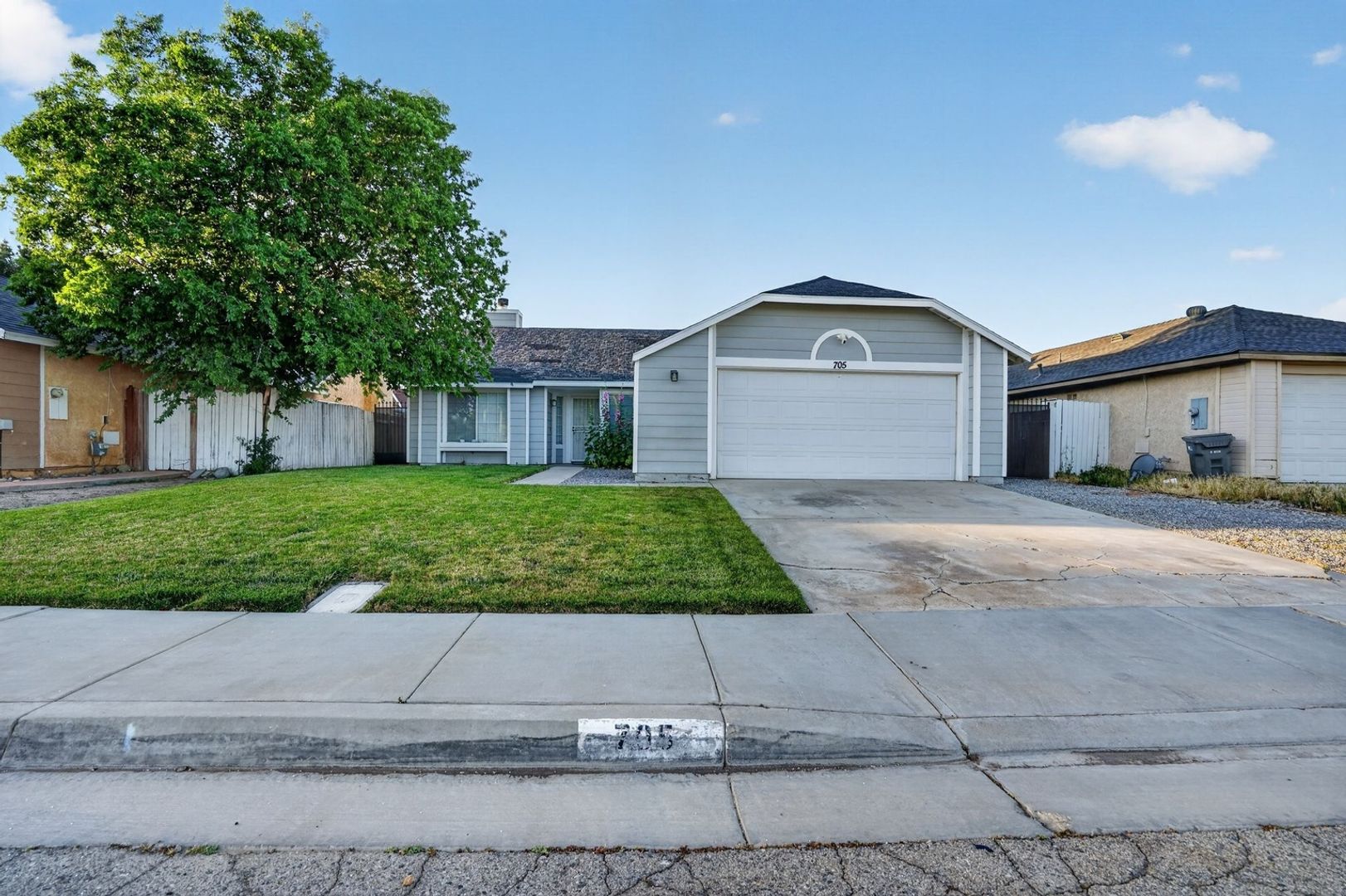 Lancaster House: 705 Desert Calico Dr