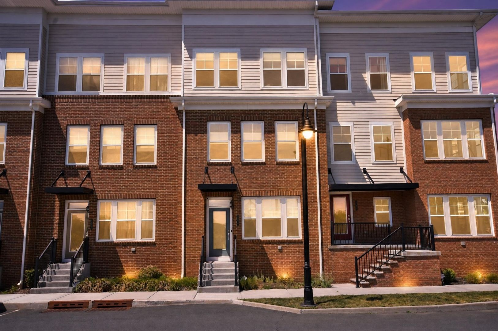 North Brunswick Townhome: 342 S Dr
