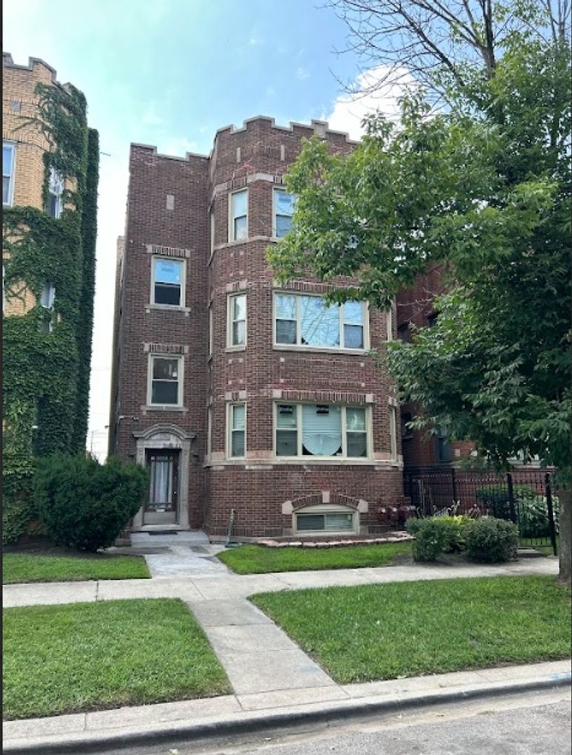 Chicago Townhome: 7730 S Cornell Ave