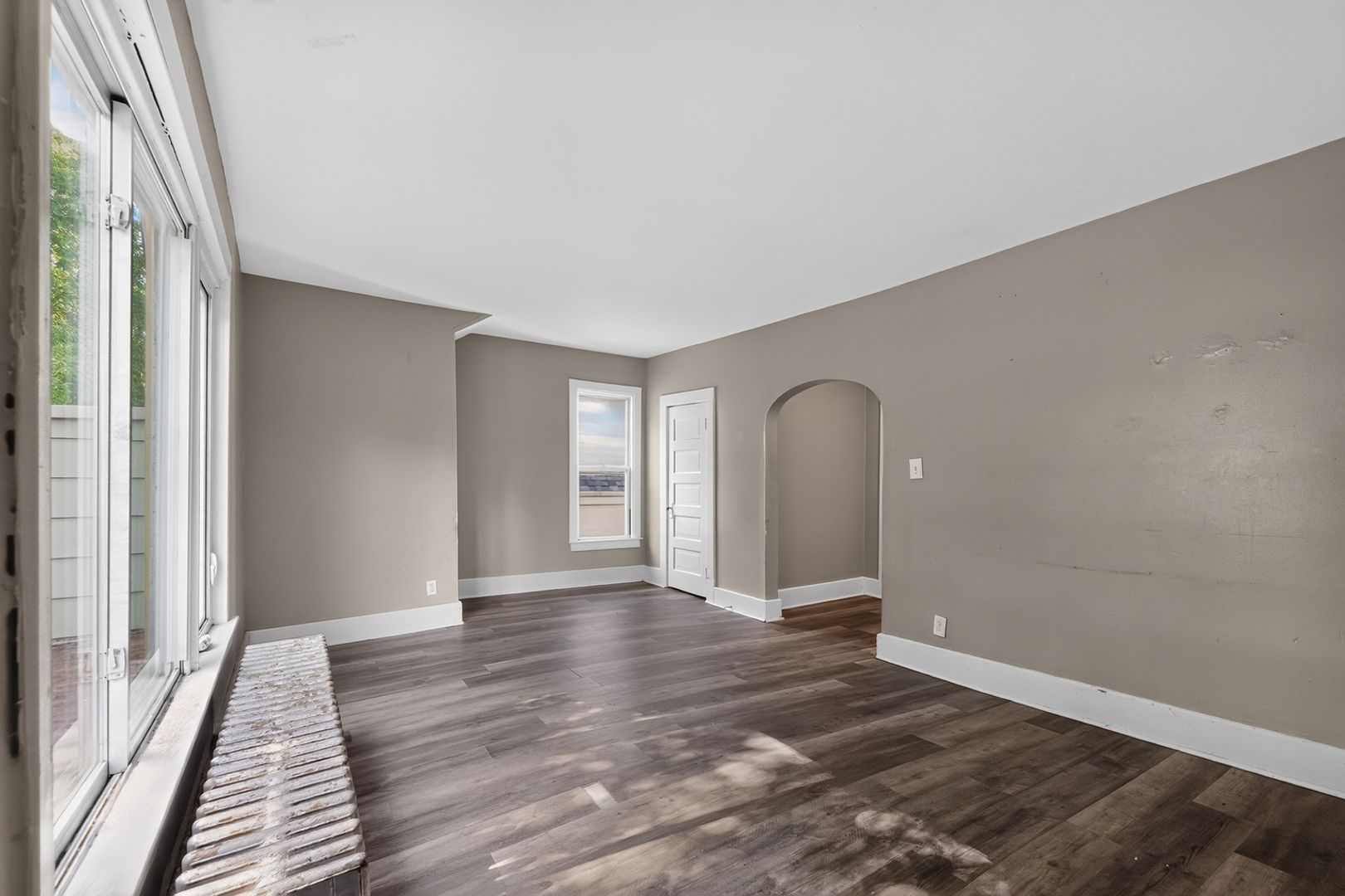 Milwaukee Townhome: 3045 N Dr William Finlayson St