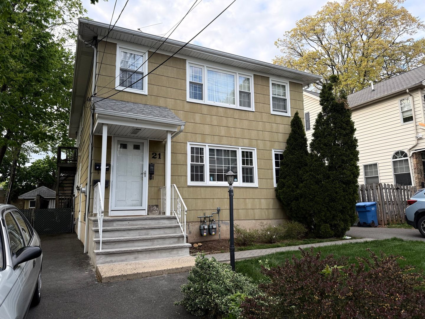 Metuchen House: 21 Highland Ave