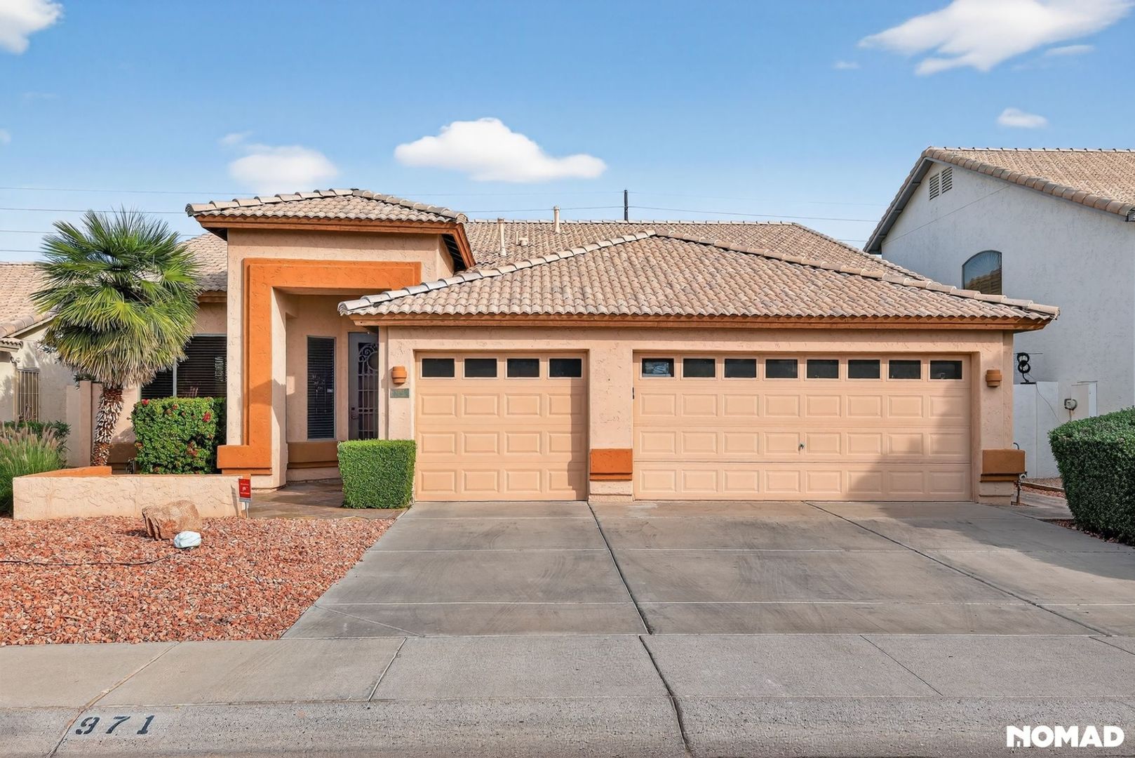 Chandler House: 971 N Santa Anna Pl